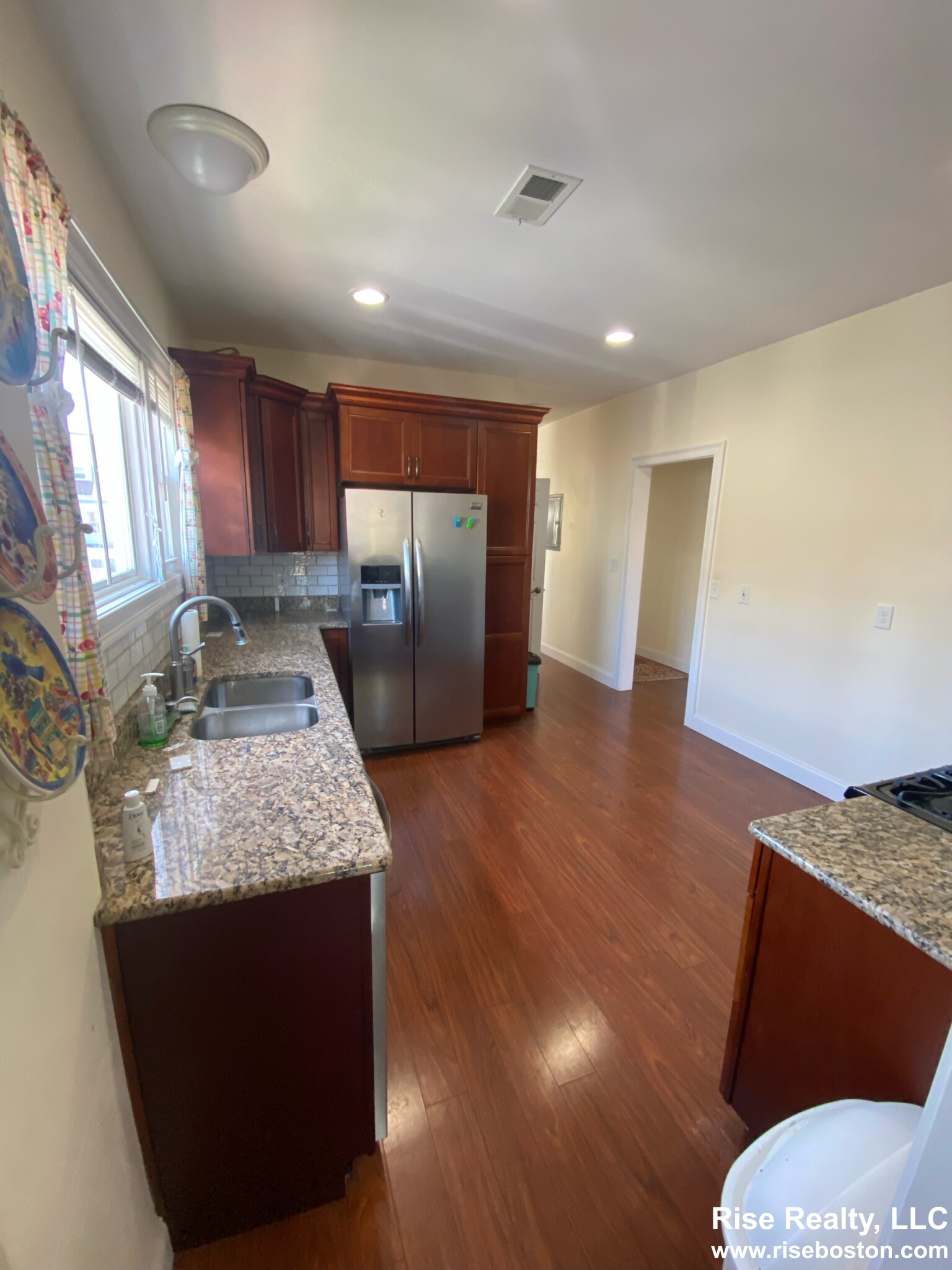 38 Whiting St, Roxbury