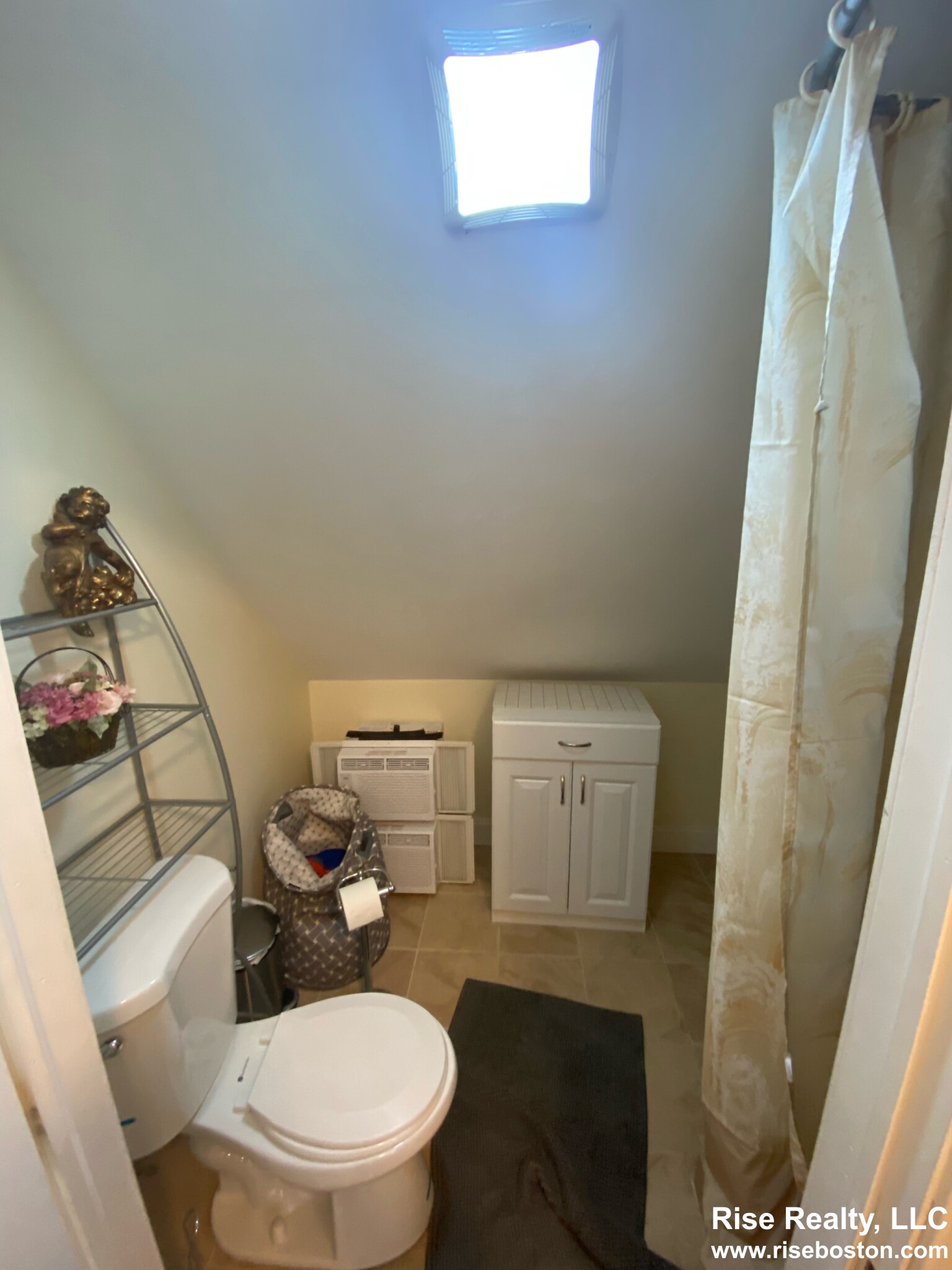 38 Whiting St, Roxbury