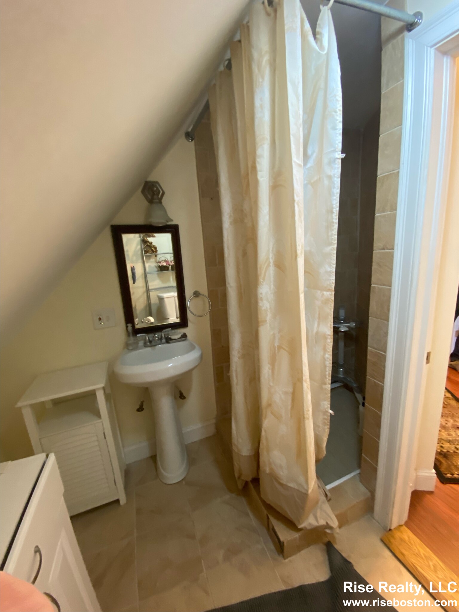 38 Whiting St, Roxbury