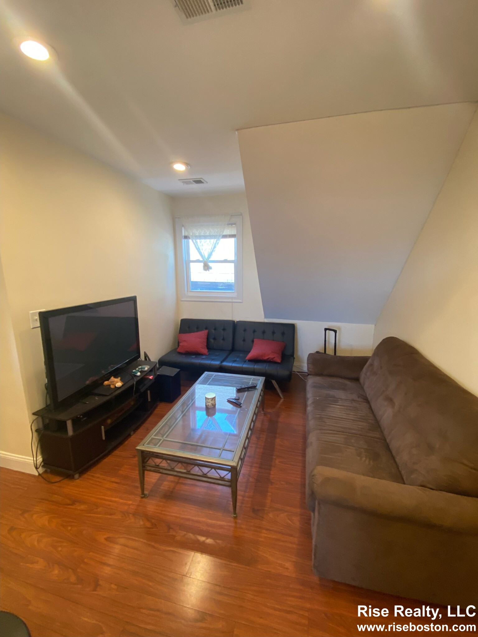 38 Whiting St, Roxbury