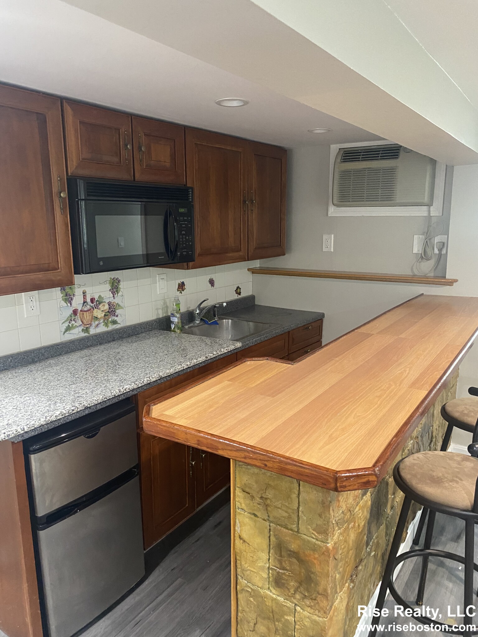 68 Manet, Chestnut Hill