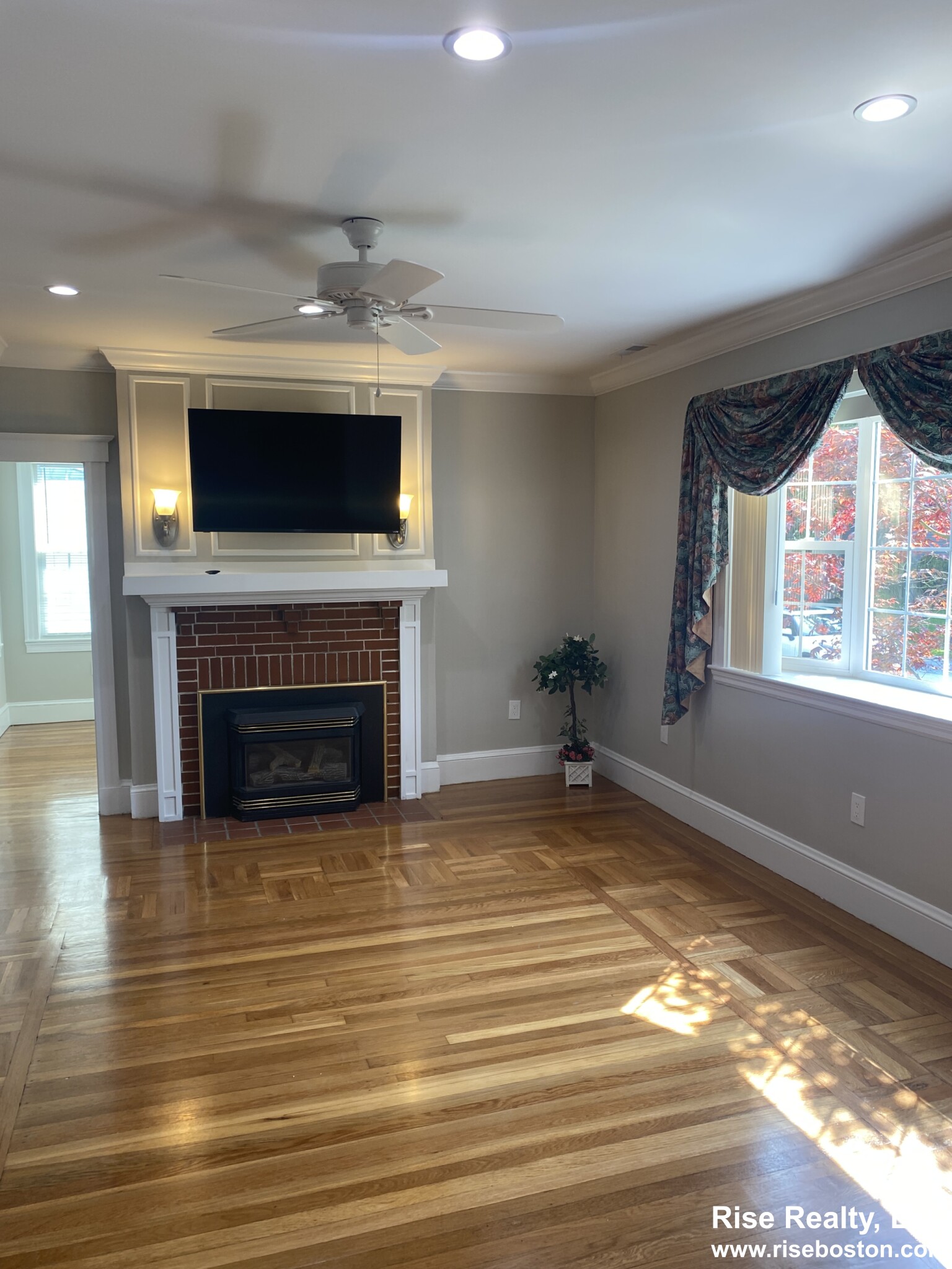 68 Manet, Chestnut Hill