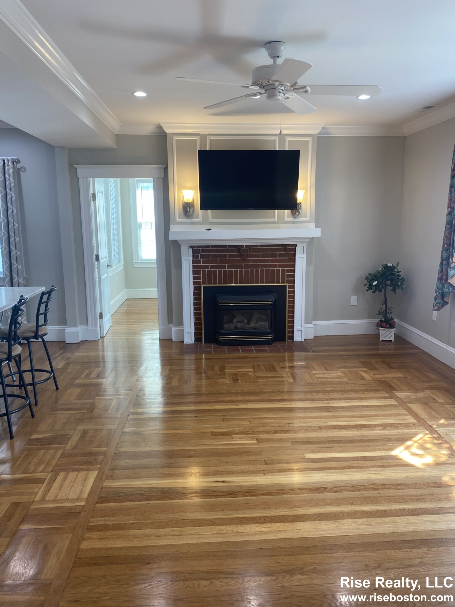 68 Manet, Chestnut Hill