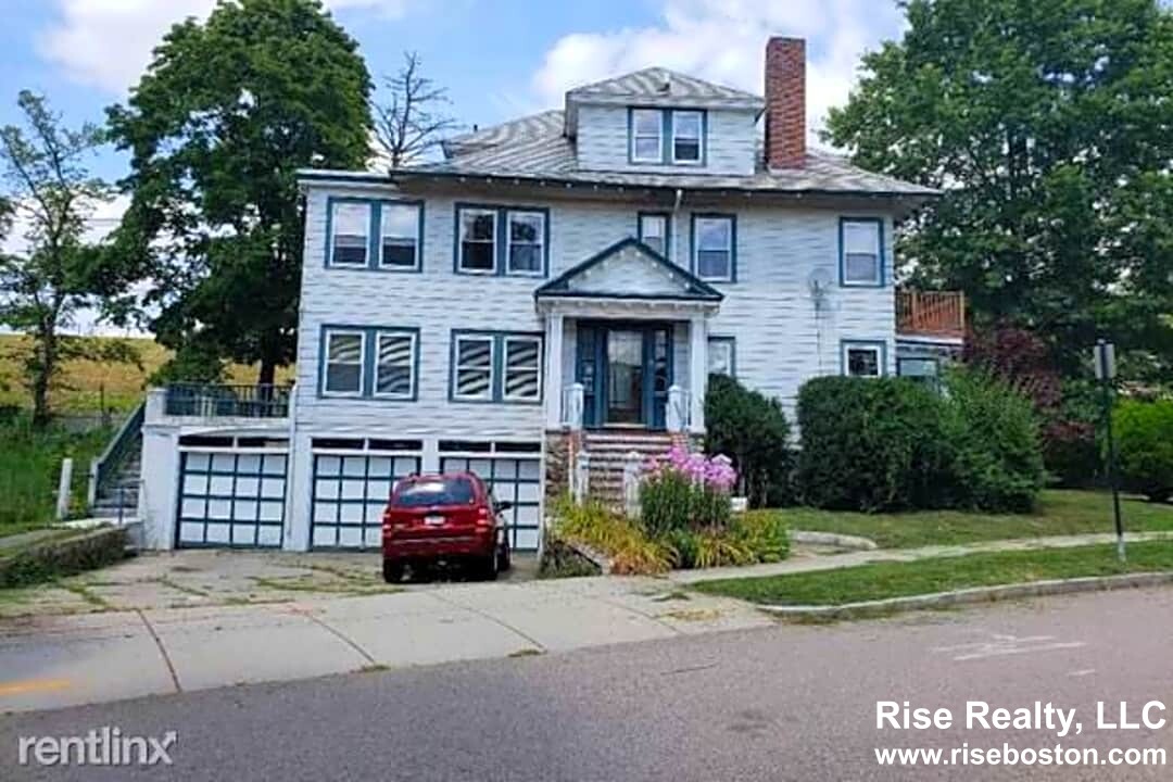 233 Commonwealth Ave, Newton
