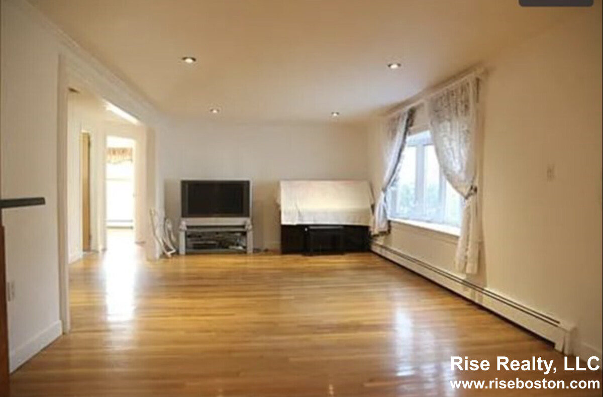 64 Truman Rd, Newton Center