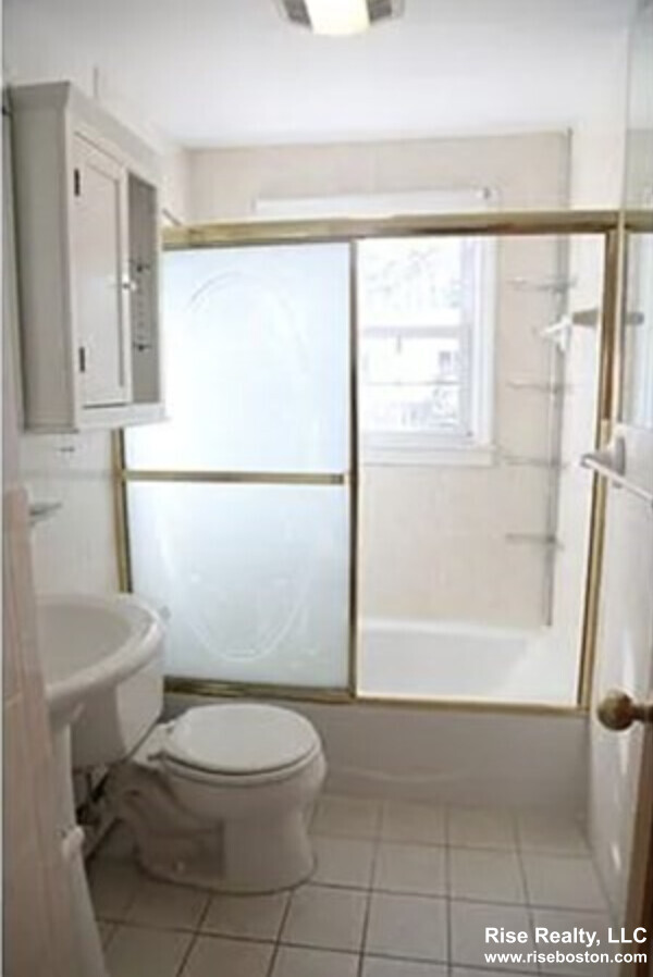 64 Truman Rd, Newton Center