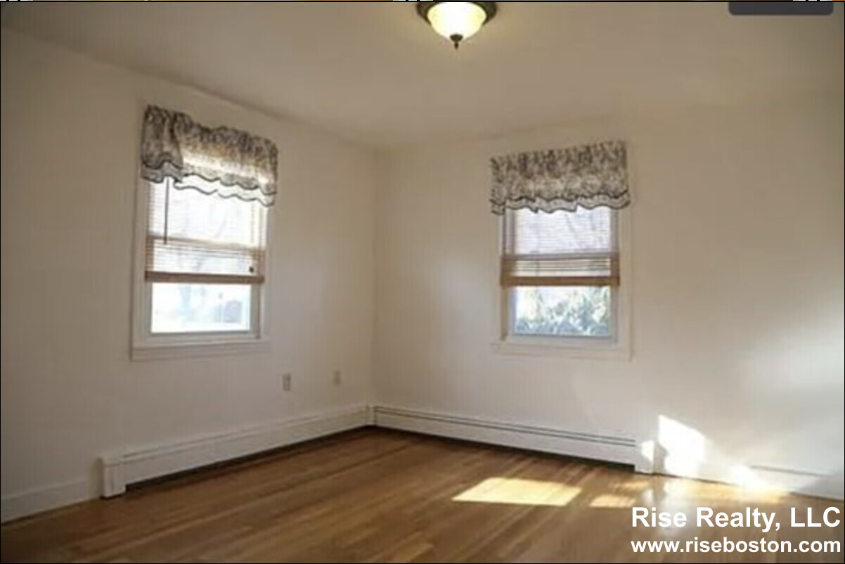 64 Truman Rd, Newton Center