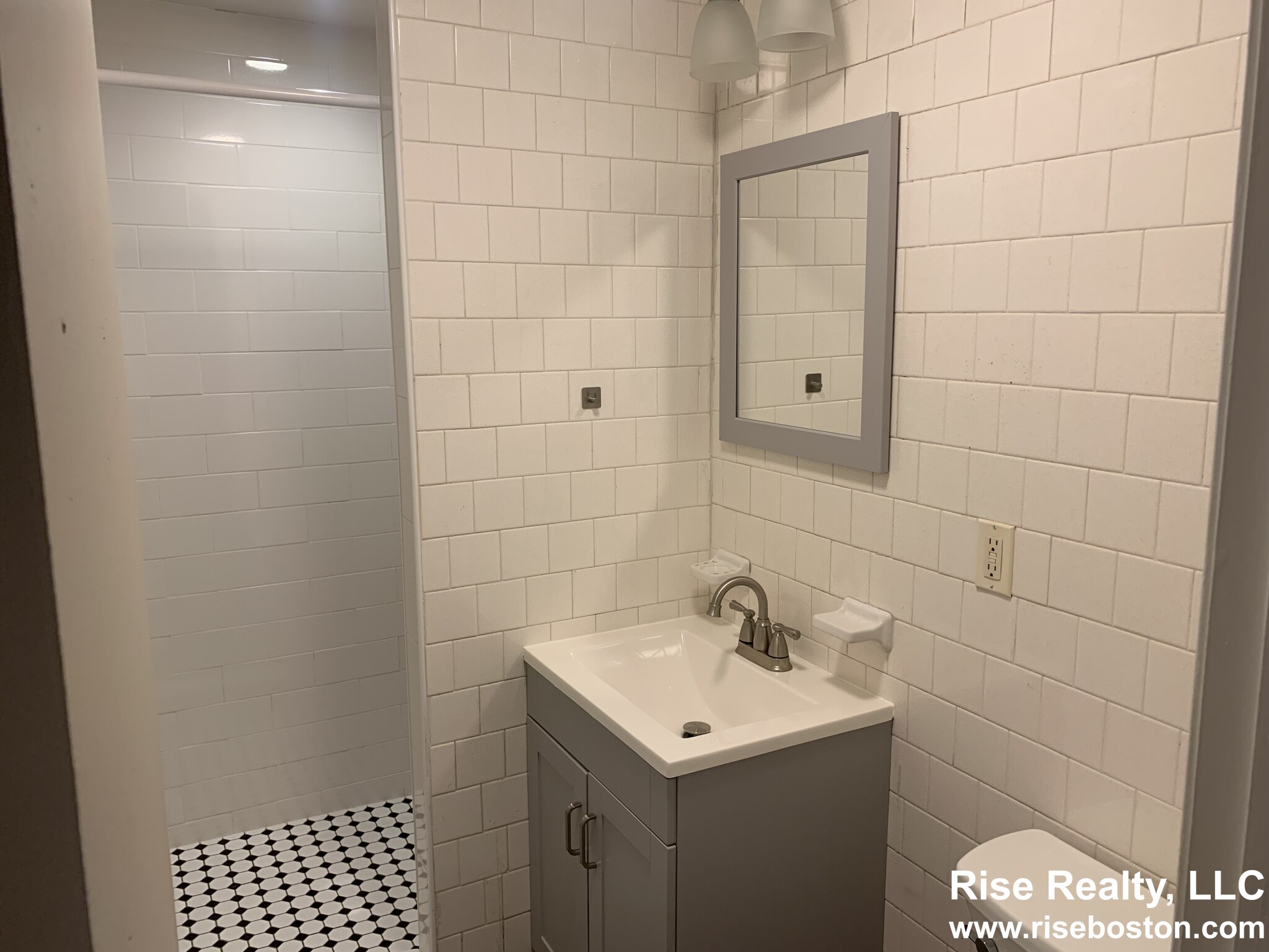 1862 Beacon St, Washington Square