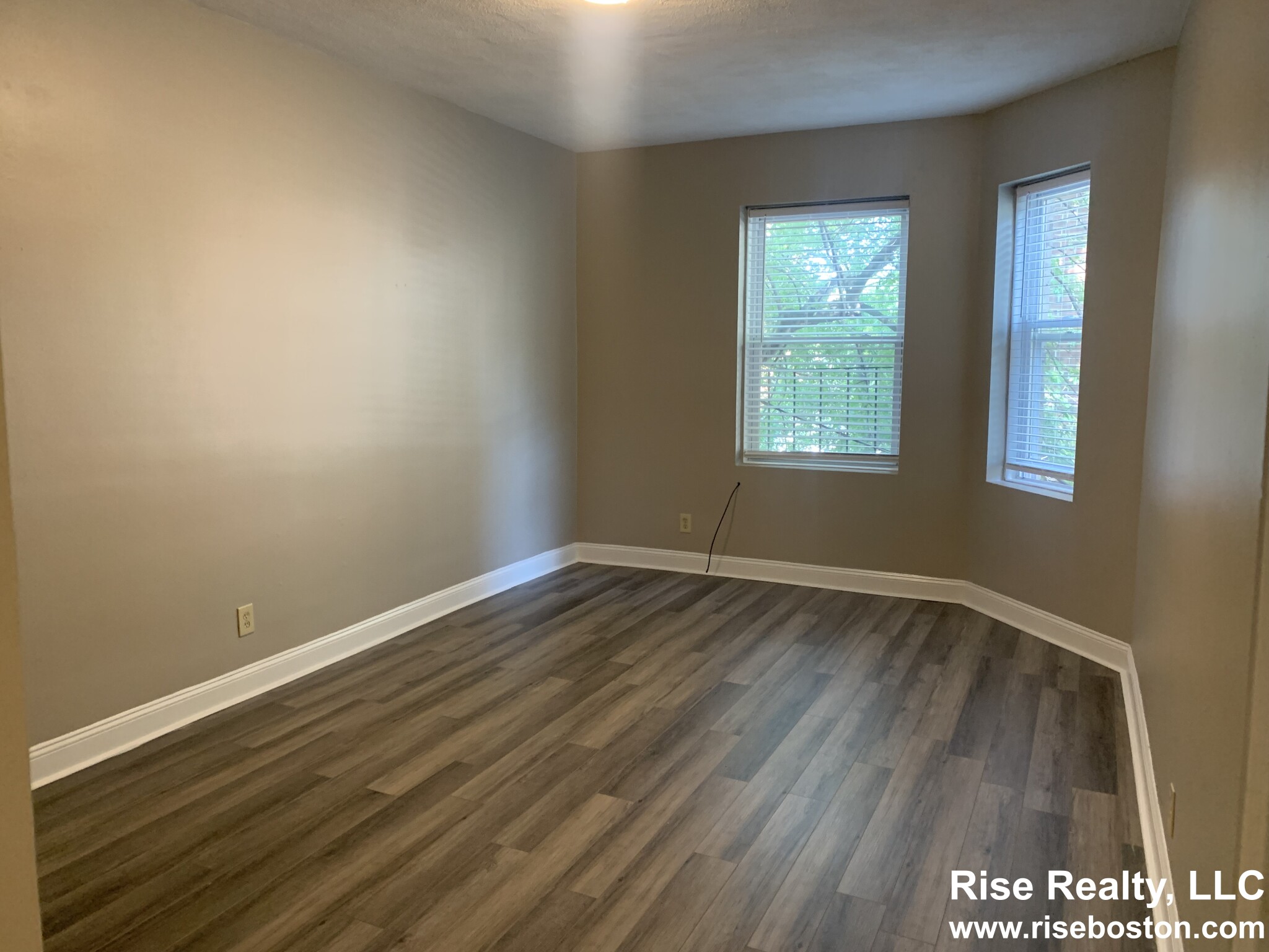 1862 Beacon St, Washington Square