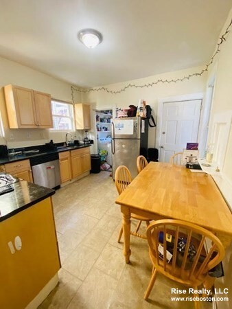 53 Hillside St, Mission Hill