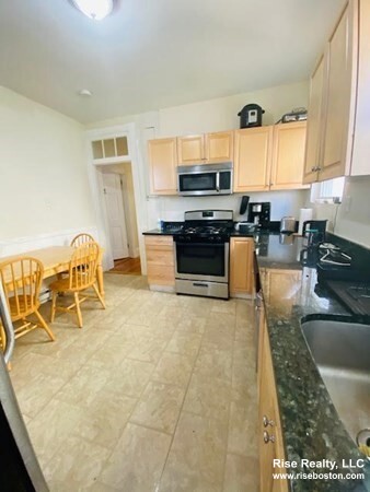 53 Hillside St, Mission Hill