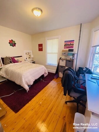 53 Hillside St, Mission Hill