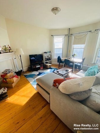 53 Hillside St, Mission Hill