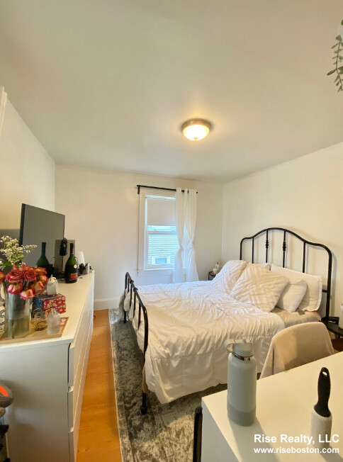 2 Shepherd Ave, Mission Hill