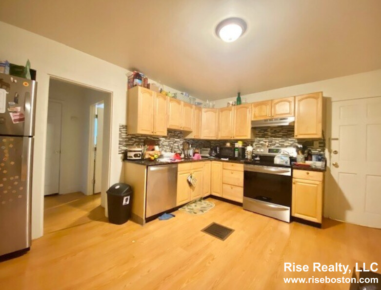 2 Shepherd Ave, Mission Hill