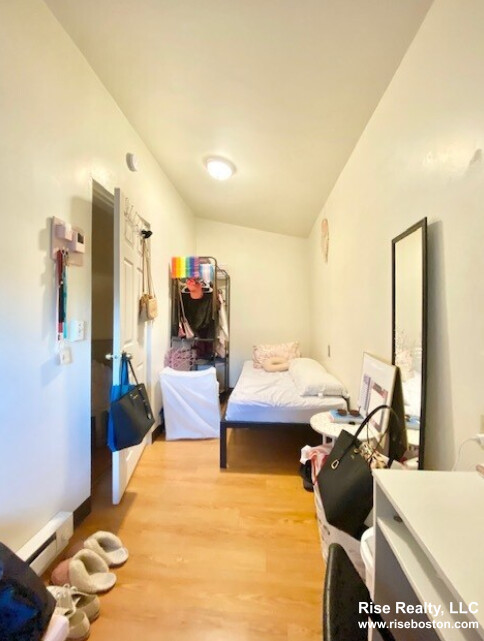 2 Shepherd Ave, Mission Hill