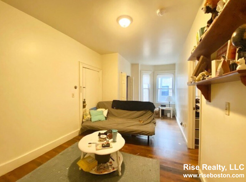 2 Shepherd Ave, Mission Hill