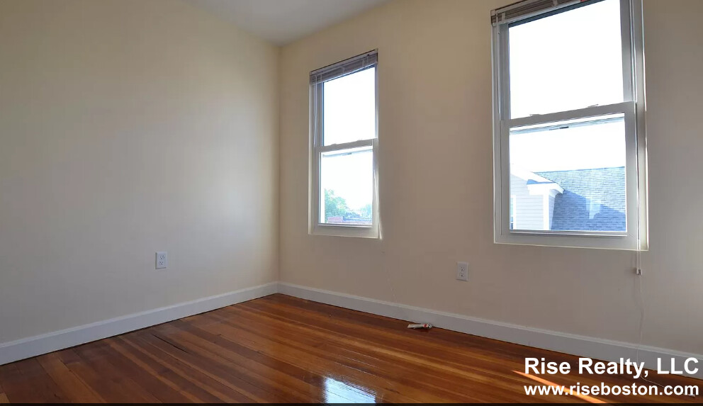 23 Weitz St, Allston