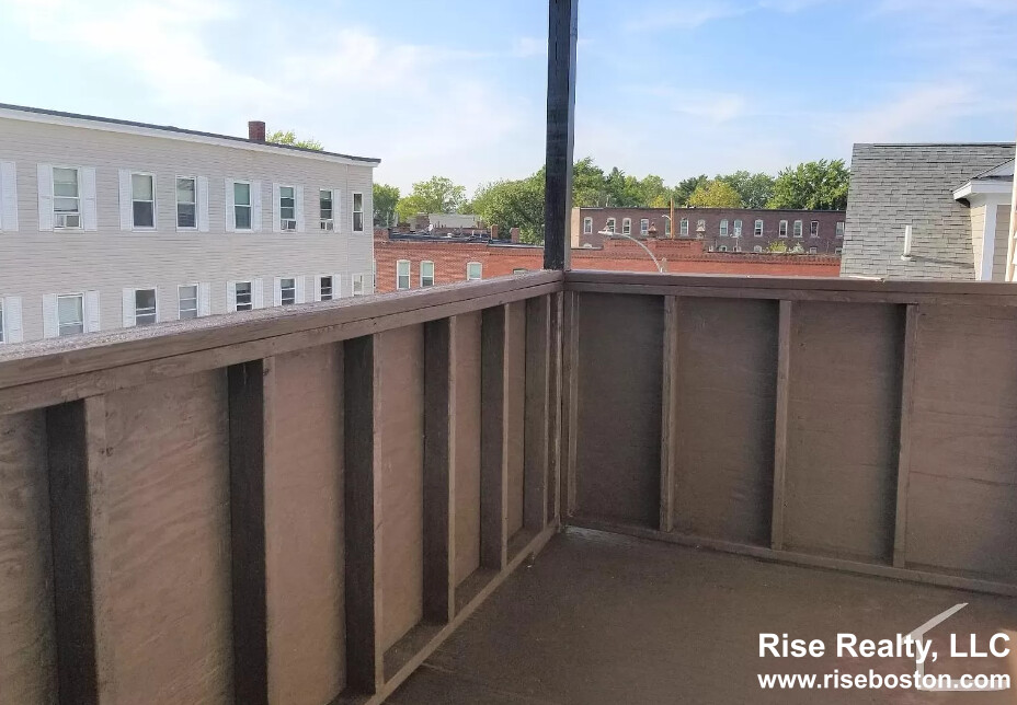 23 Weitz St, Allston