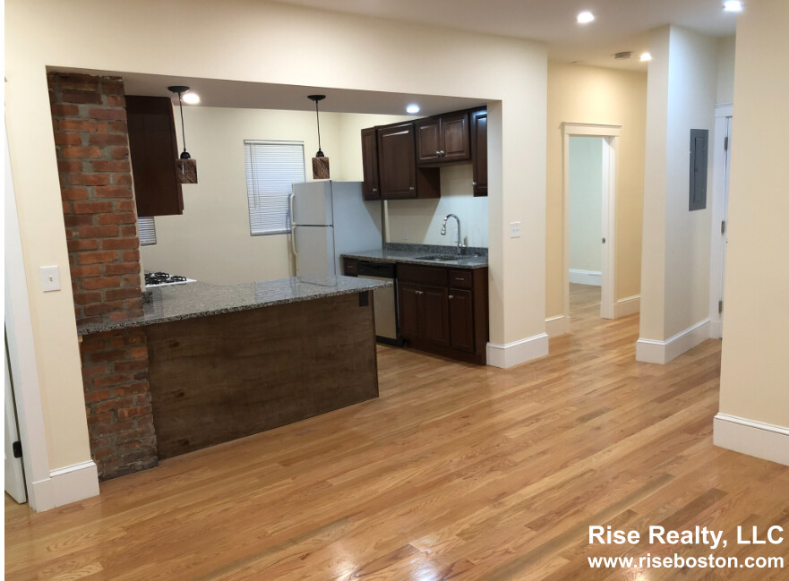 36 Brackett St, Oak Square