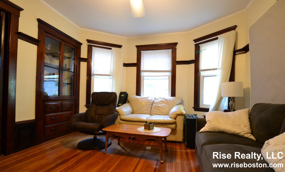 19 Turner St, Oak Square