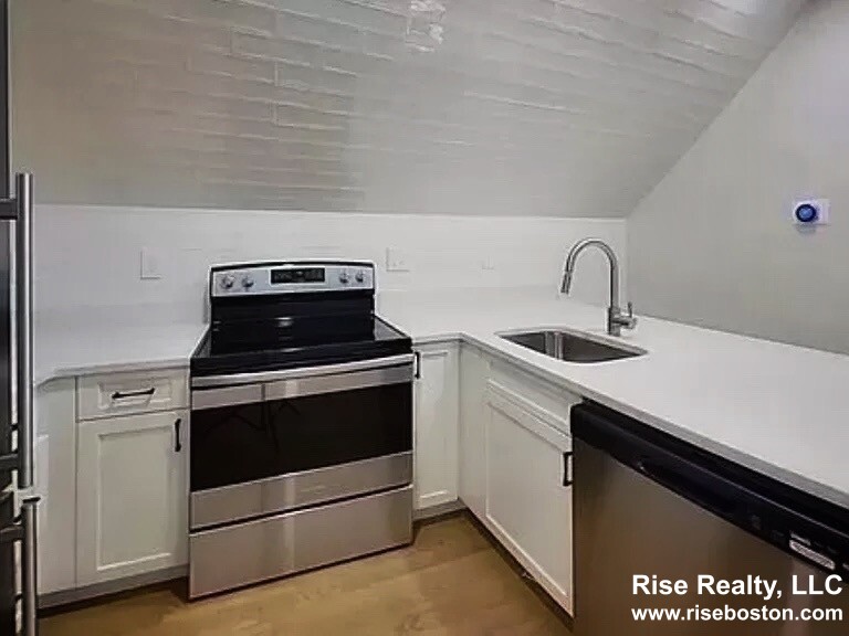 46 Ridgemont St, Allston