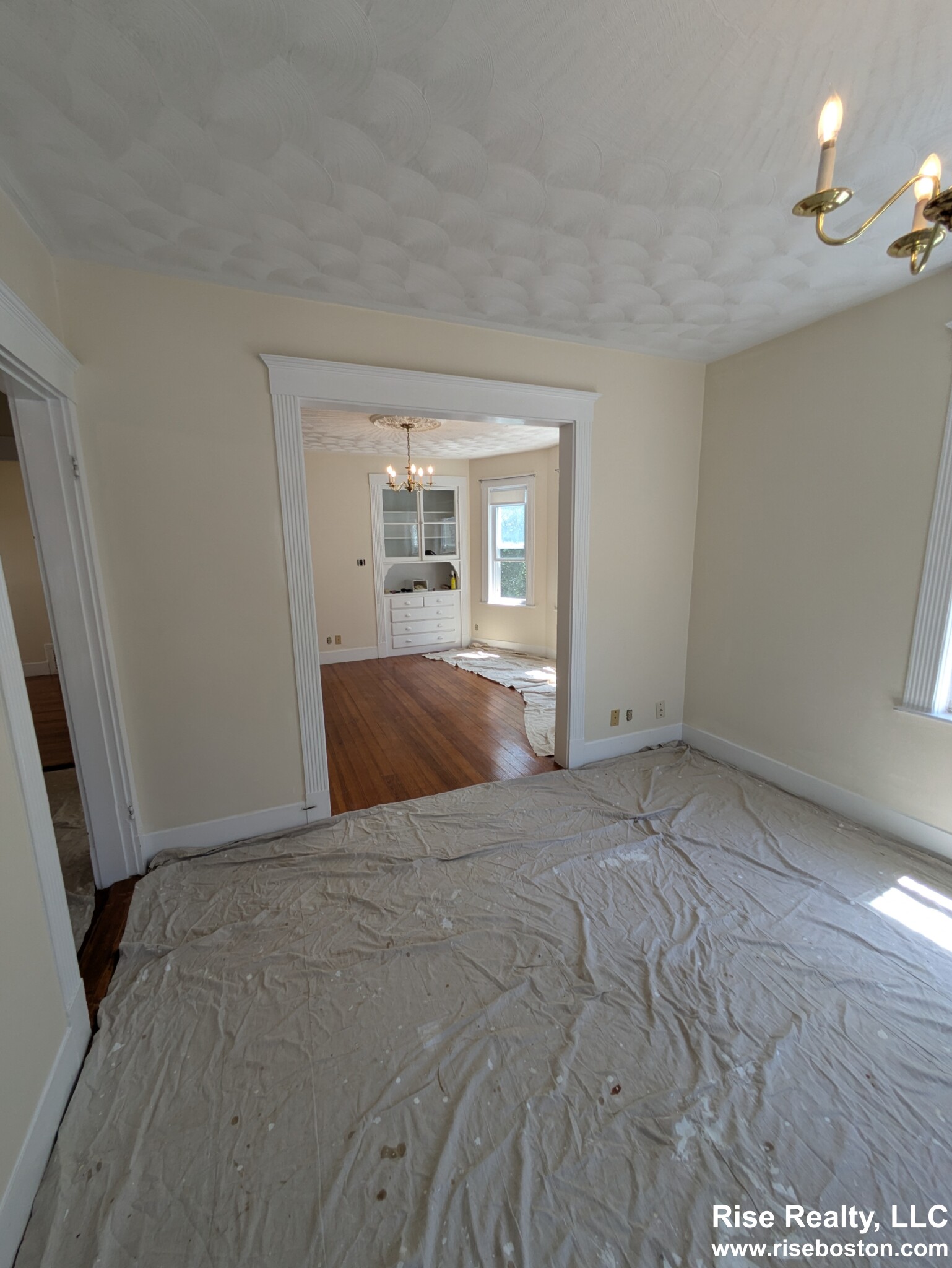 39 Montfern Ave, Oak Square