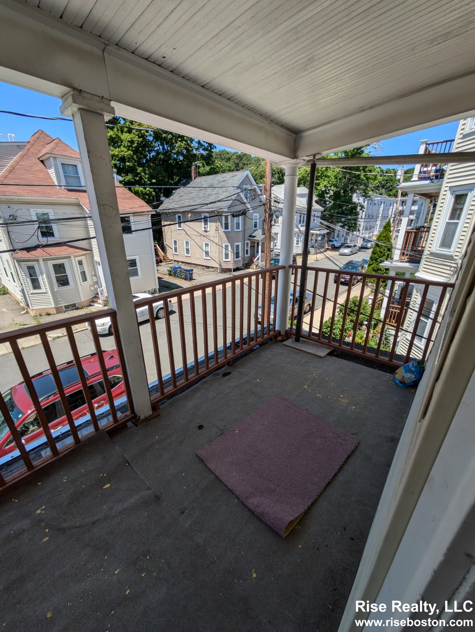 39 Montfern Ave, Oak Square