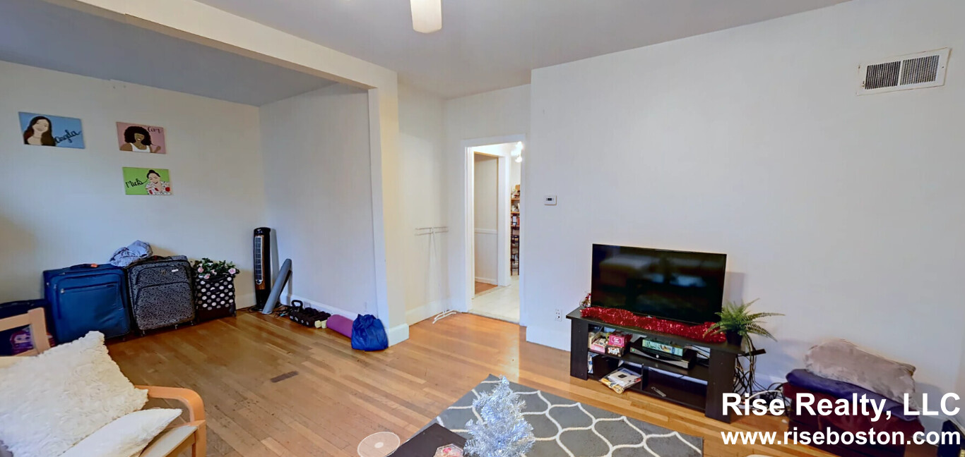 214 Freeman St, North Brookline