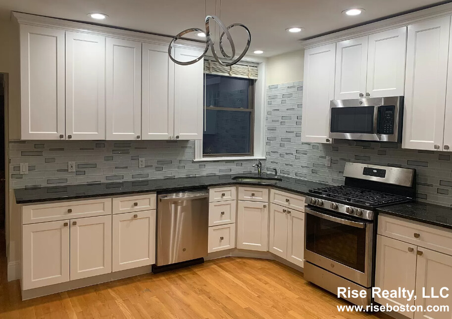 12 Dean Rd, Brookline