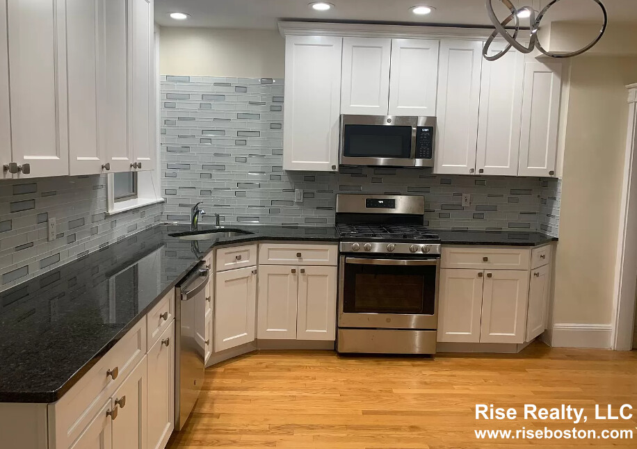 12 Dean Rd, Brookline
