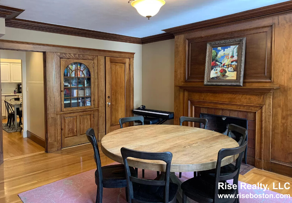 12 Dean Rd, Brookline