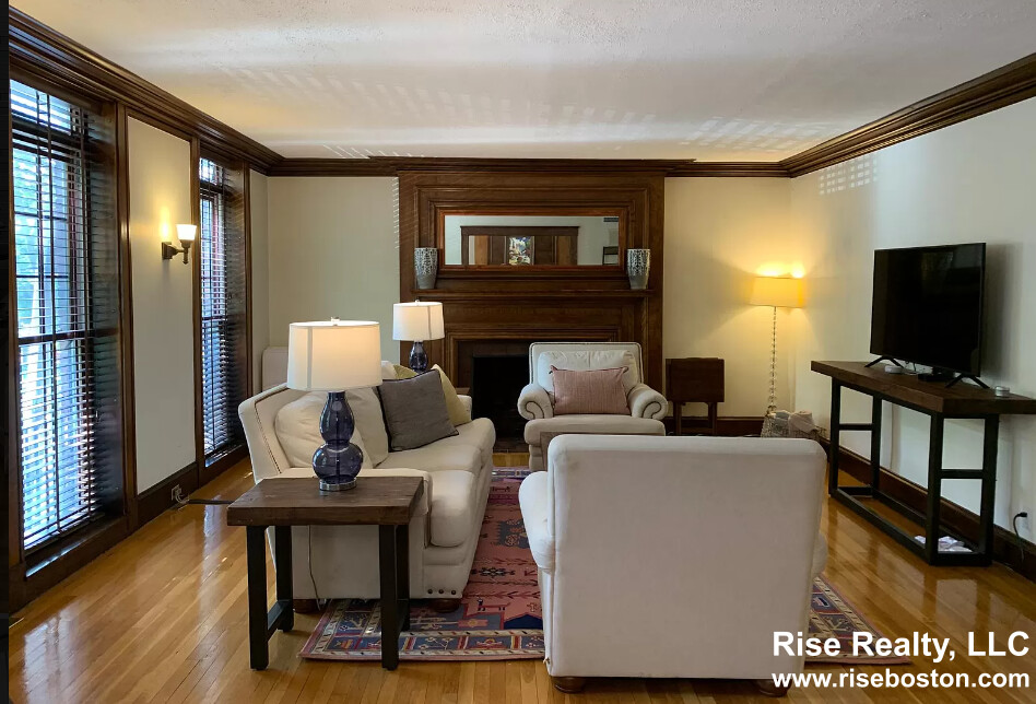 12 Dean Rd, Brookline