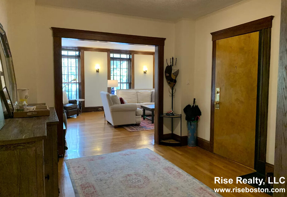 12 Dean Rd, Brookline