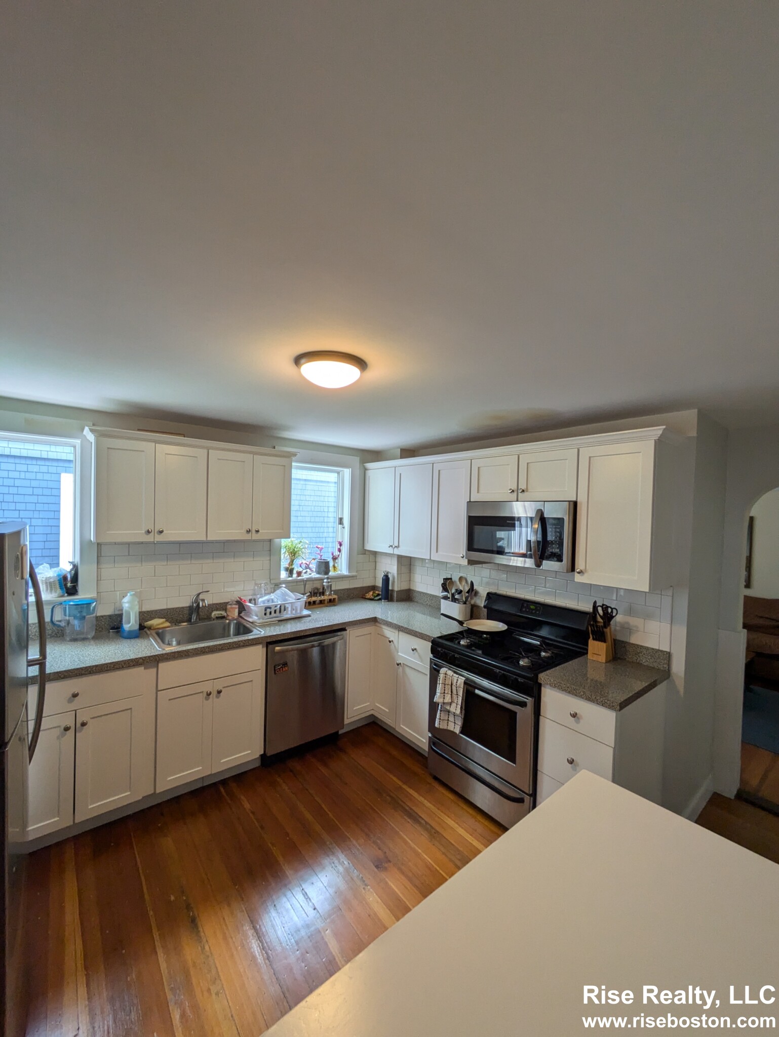 51 Montfern Ave, Oak Square