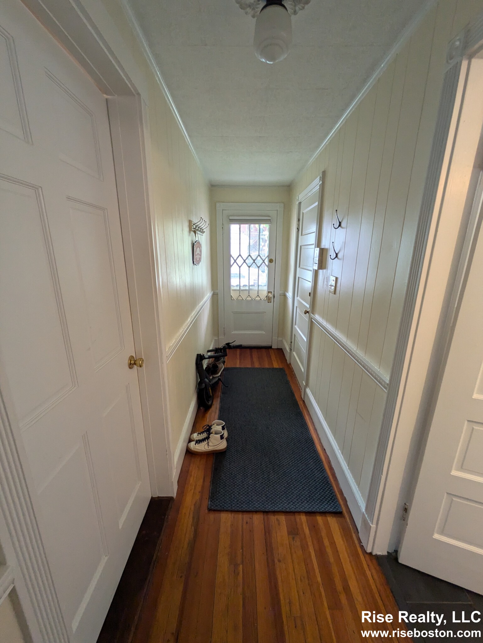 51 Montfern Ave, Oak Square