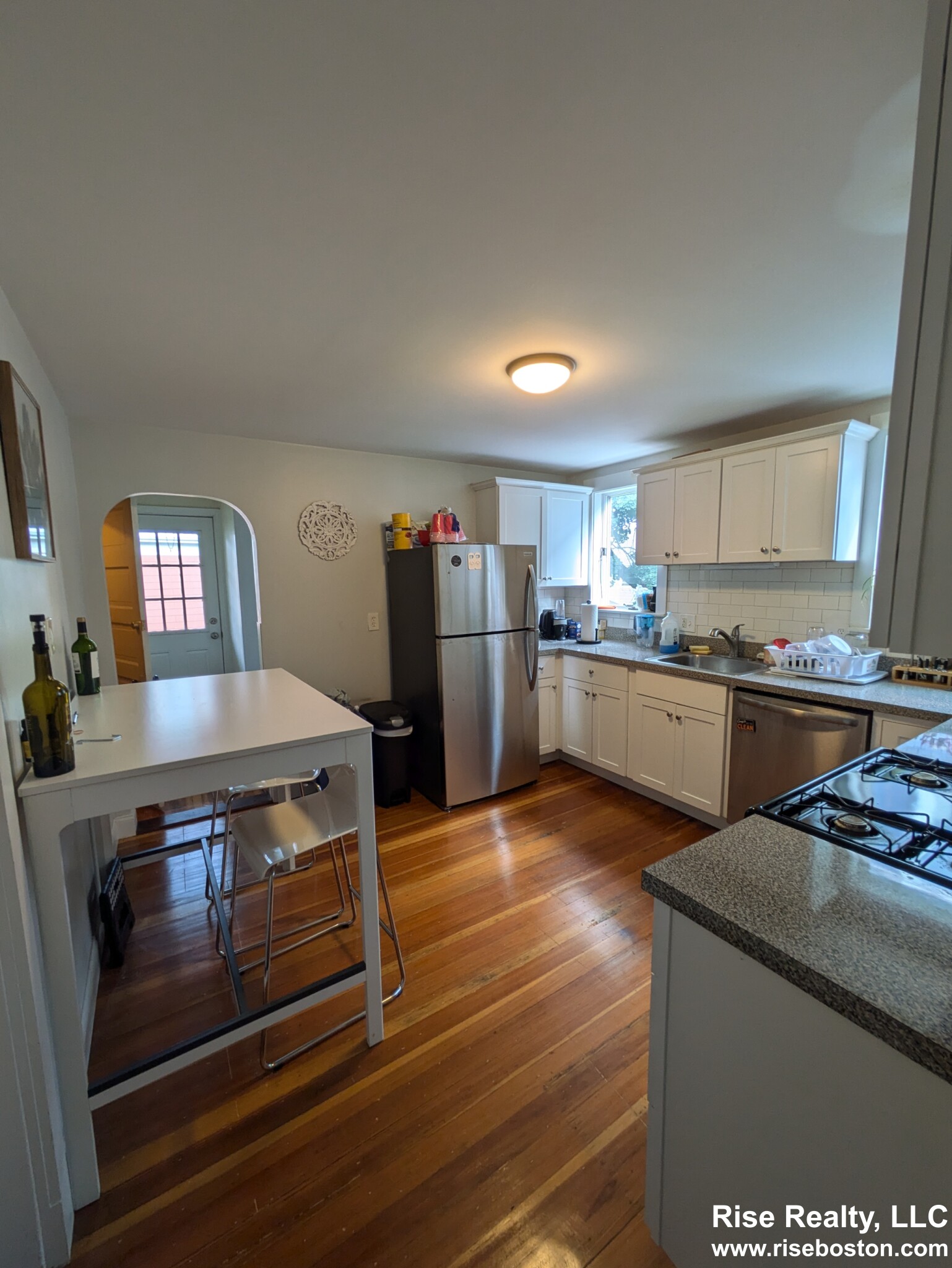 51 Montfern Ave, Oak Square