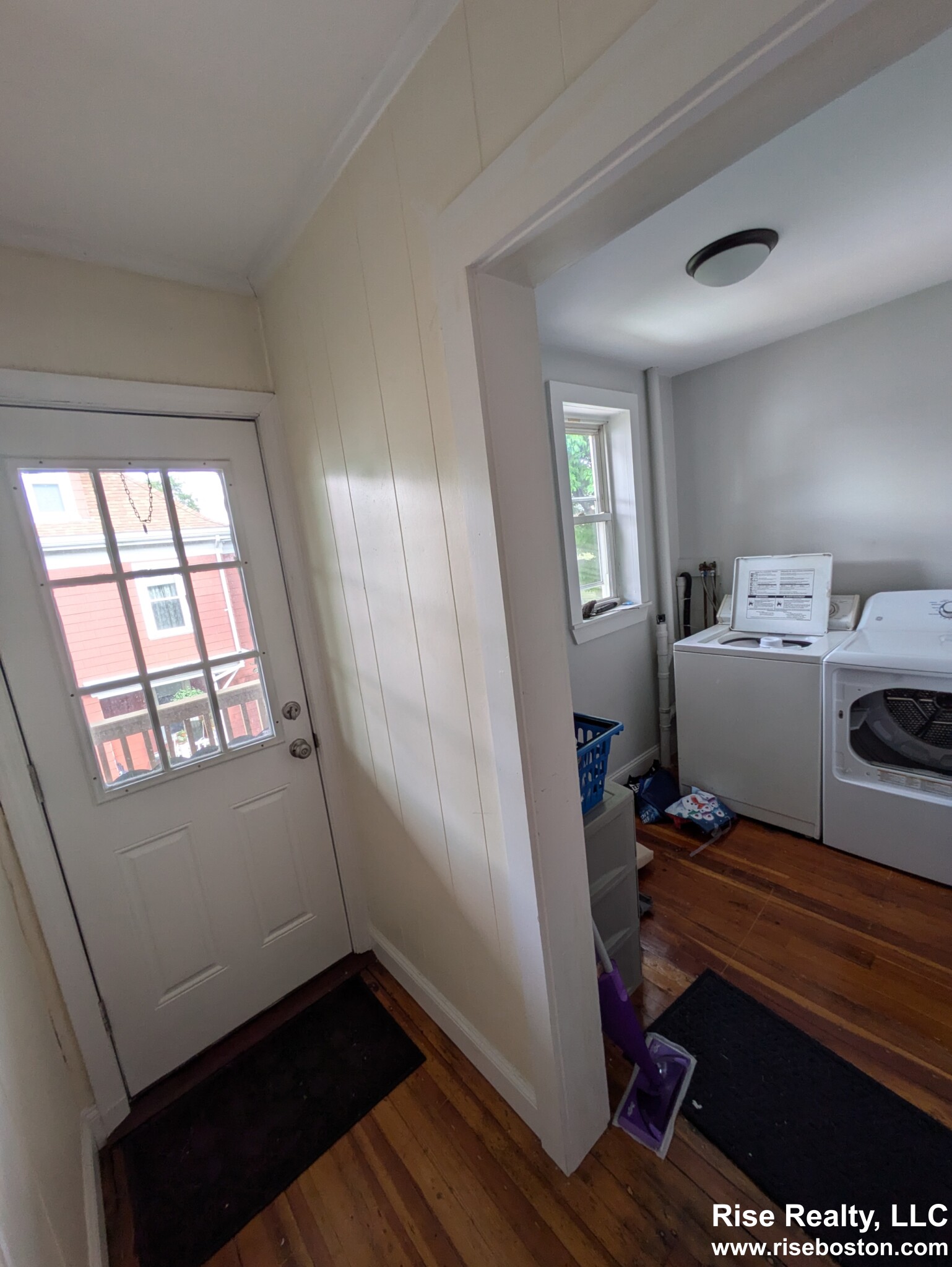 51 Montfern Ave, Oak Square