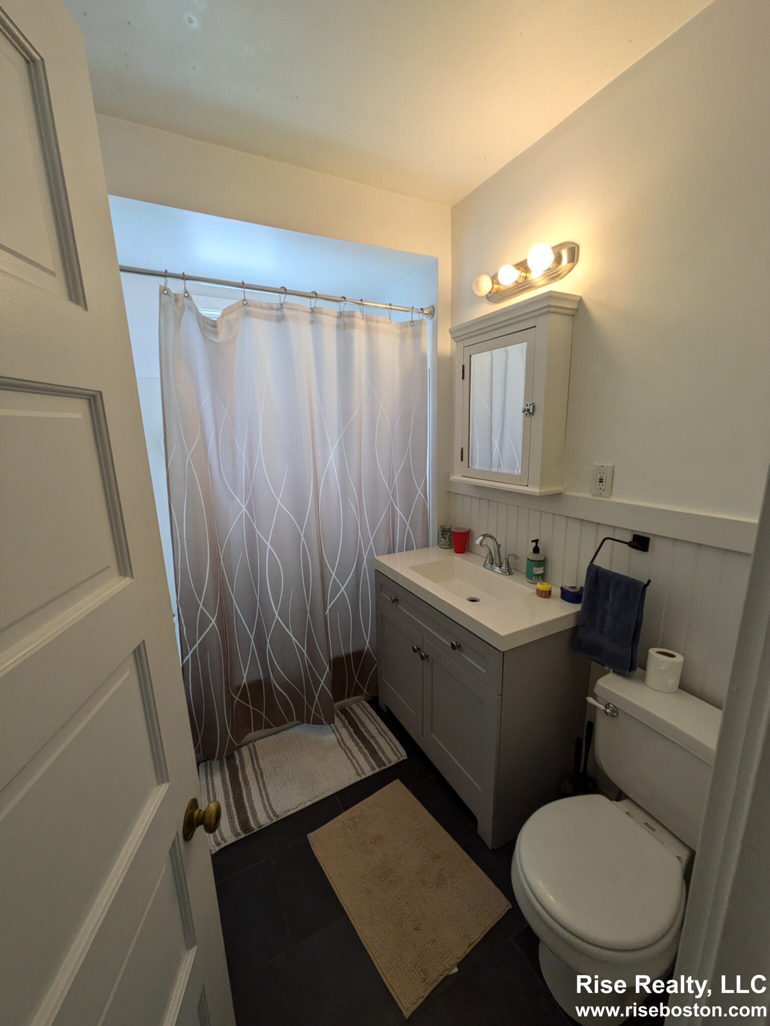 51 Montfern Ave, Oak Square