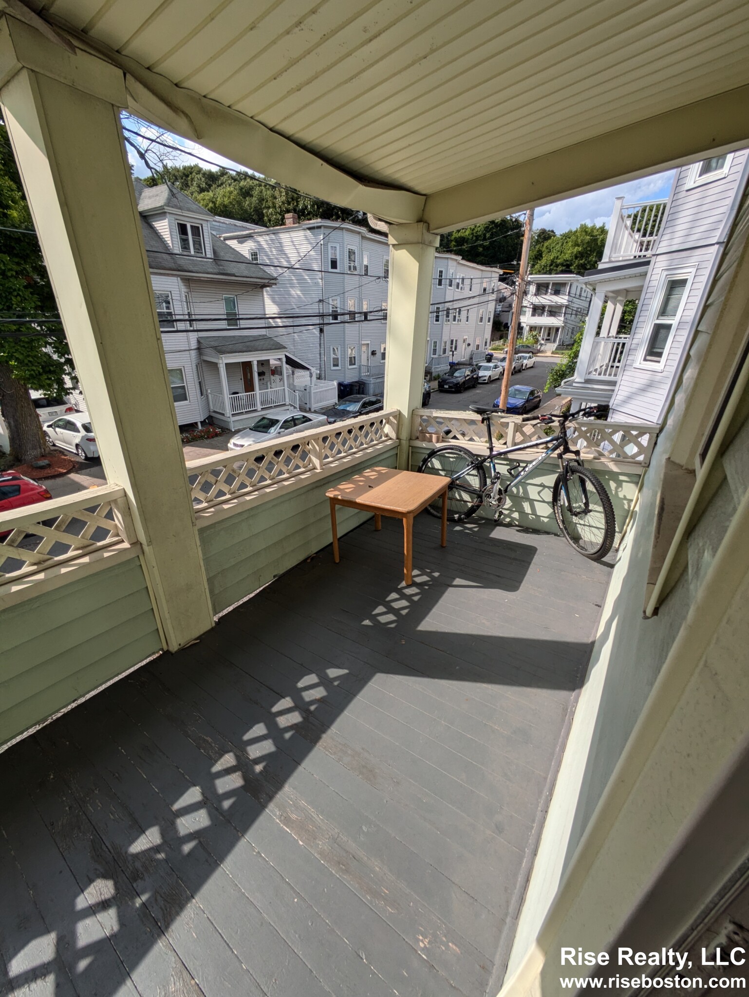 51 Montfern Ave, Oak Square