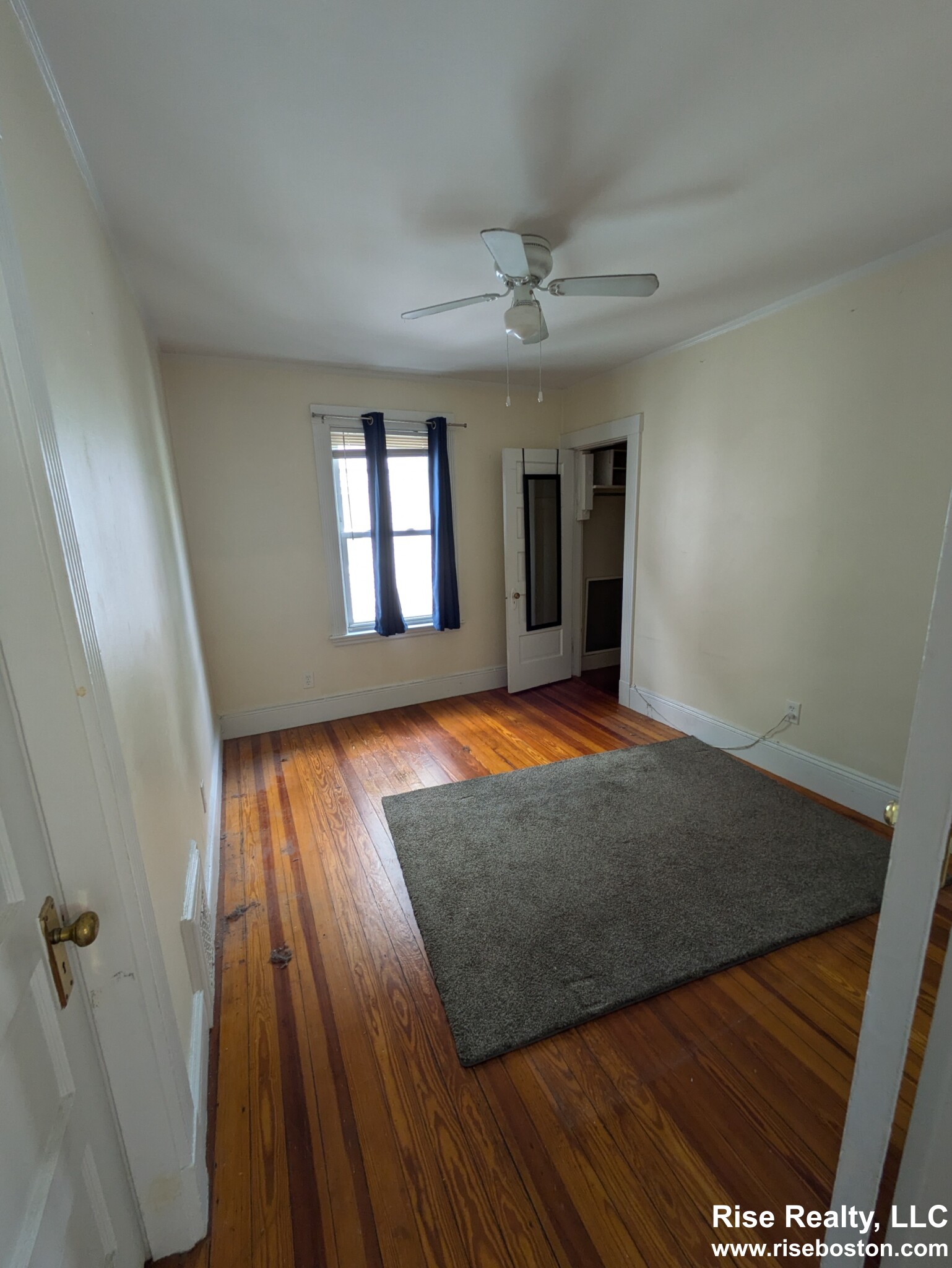 51 Montfern Ave, Oak Square