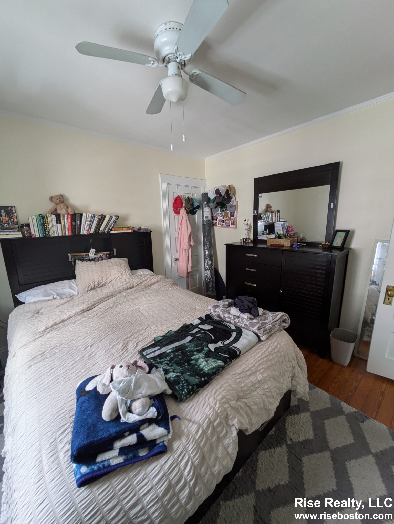 51 Montfern Ave, Oak Square