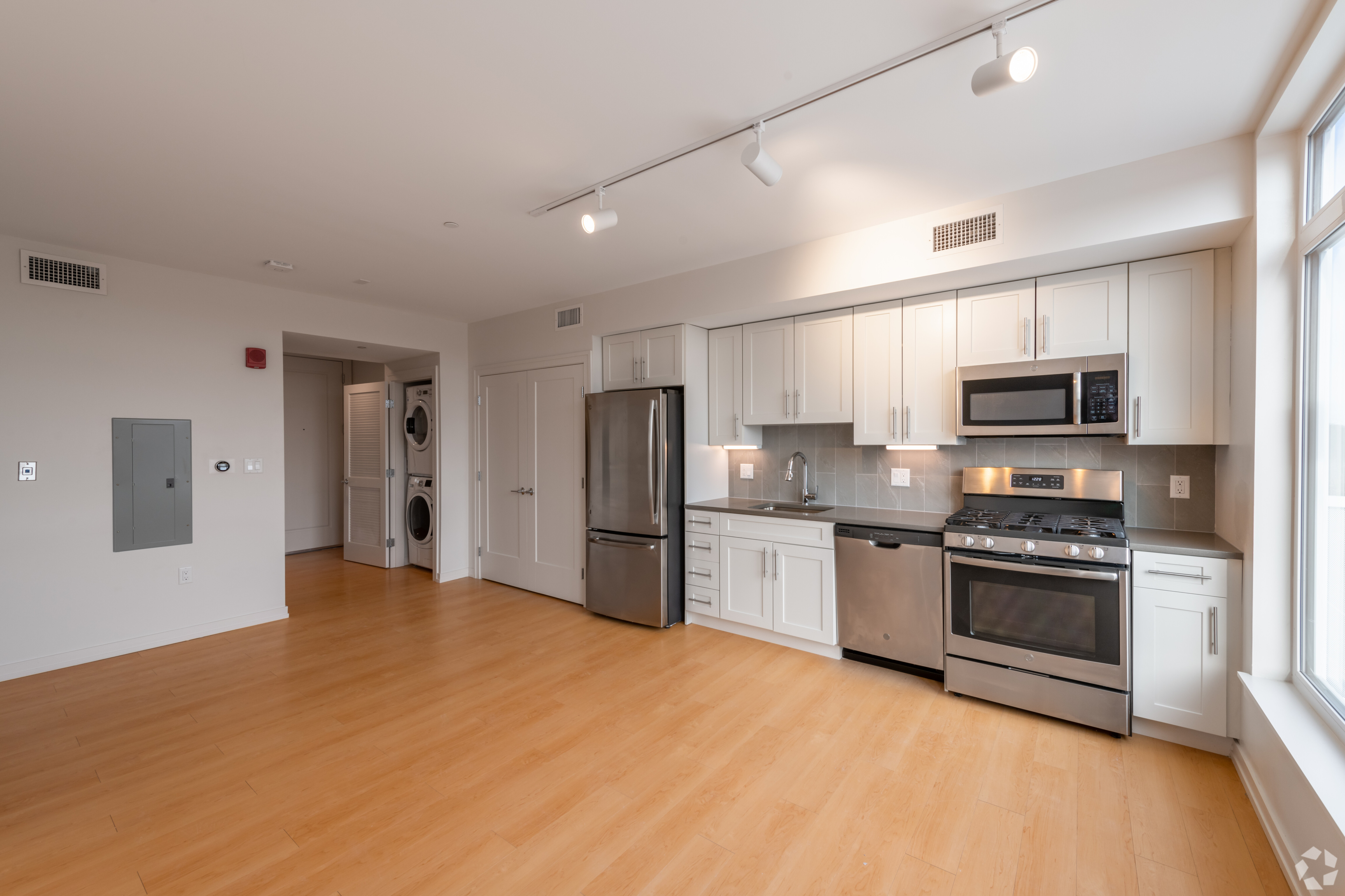 Studio bed, 1 bath apartment for rent at 77 New St Unit 104, North Cambridge