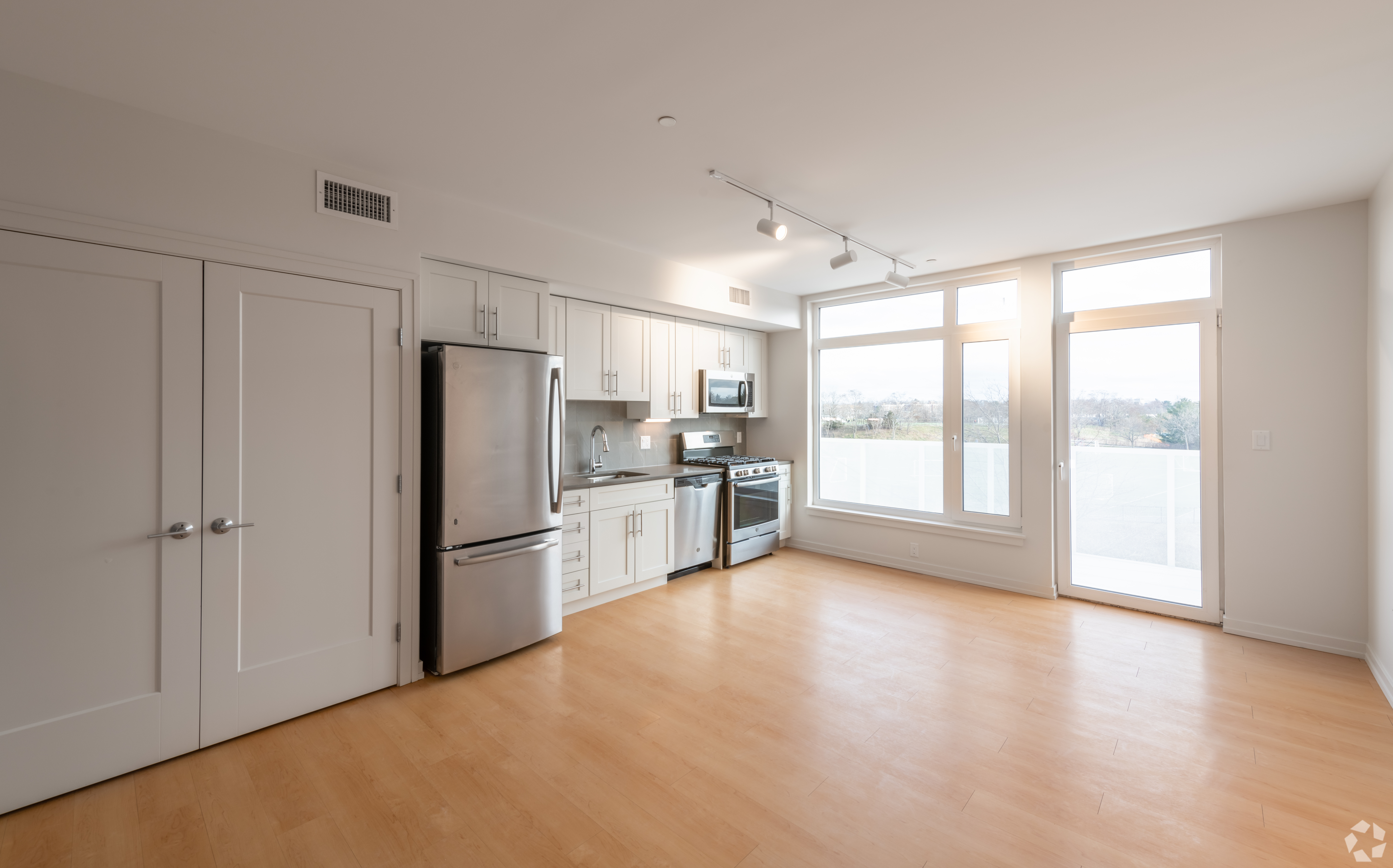 Studio bed, 1 bath apartment for rent at 77 New St Unit 104, North Cambridge — photo 2 of 9