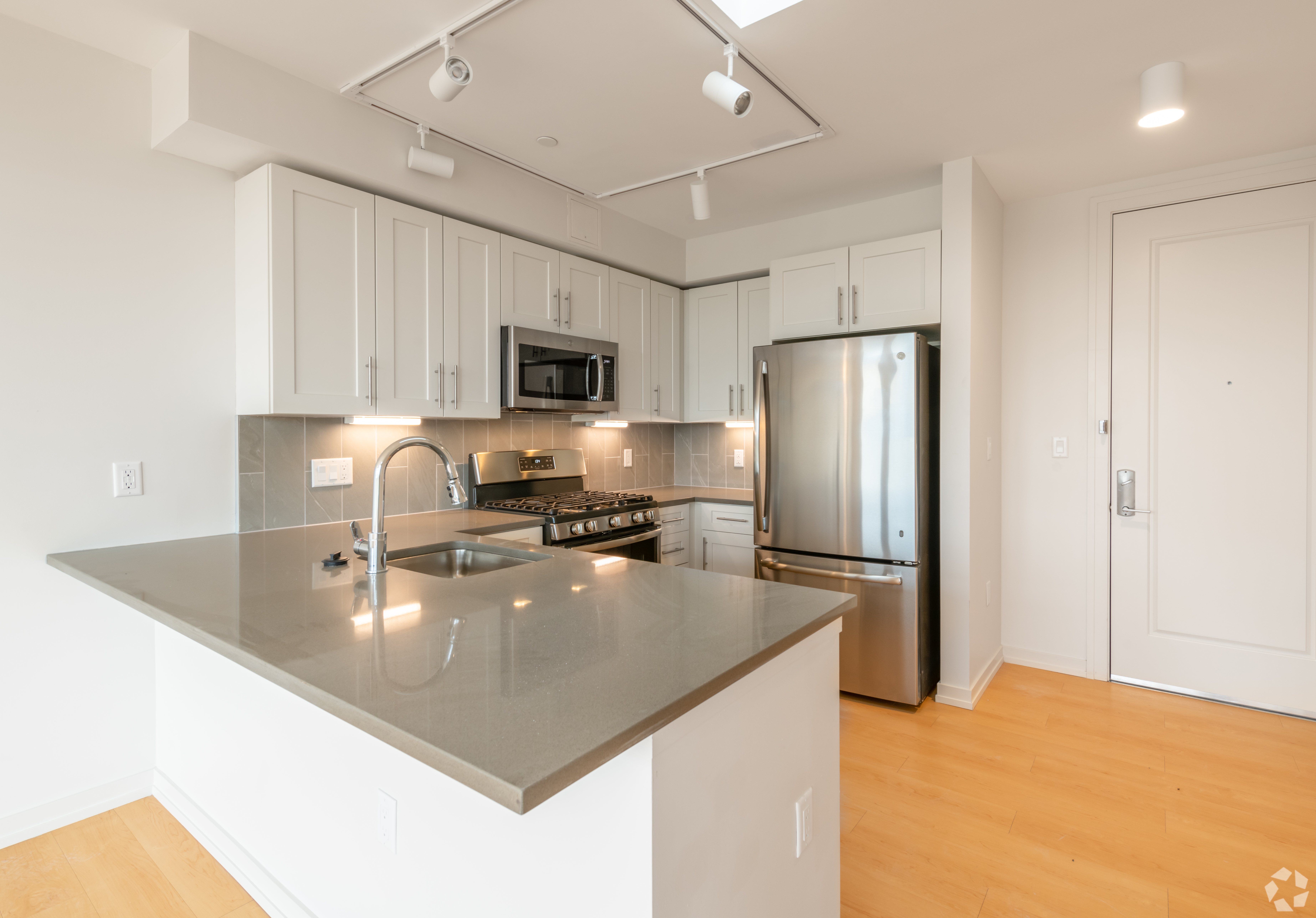 1 bed, 1 bath apartment for rent at 77 New St Unit 409, Porter Square — photo 2 of 16
