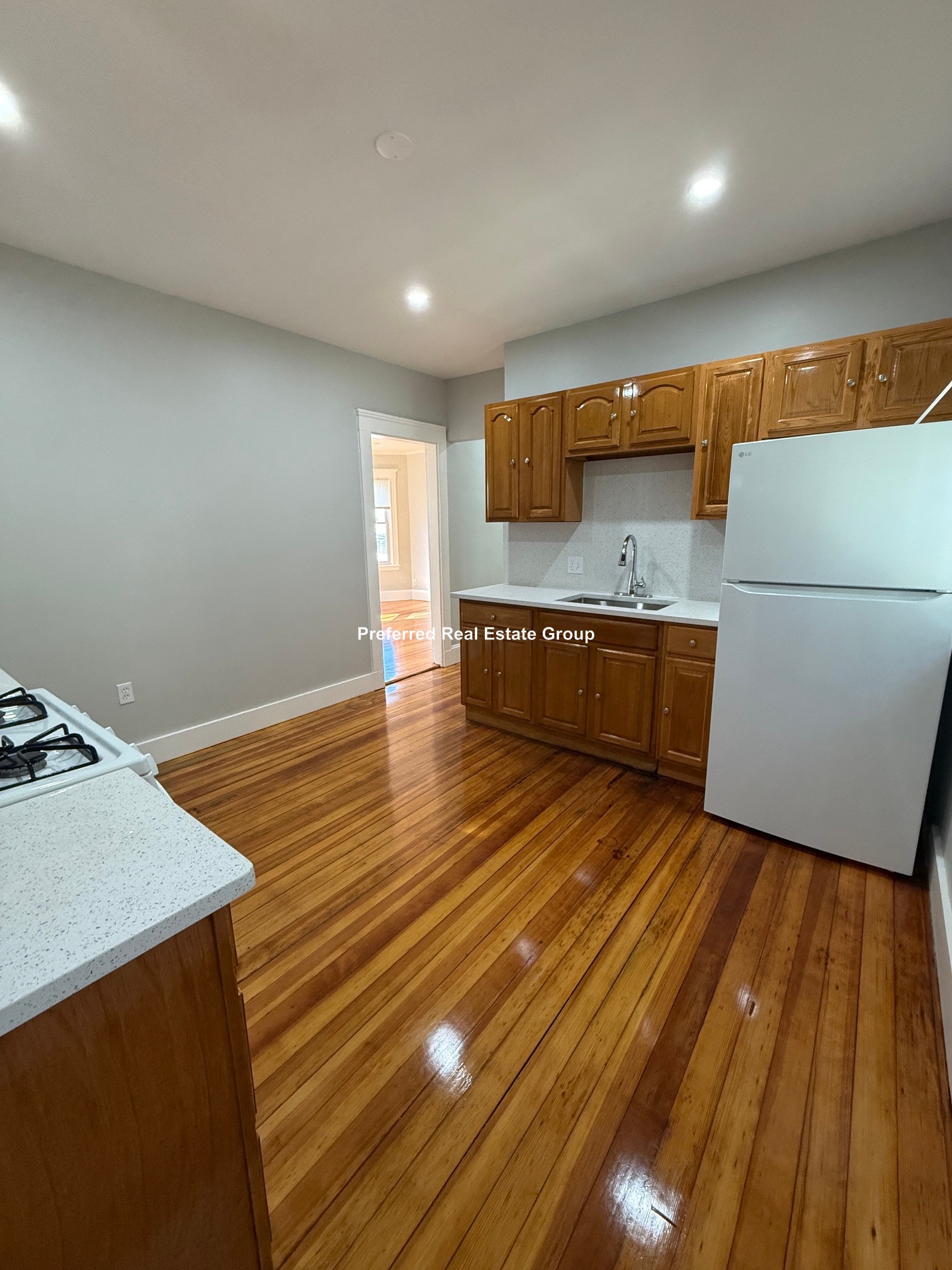 Pictures of  property for rent on Centre St., Boston, MA 02122