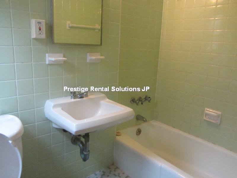 74 South Huntington Ave, Jamaica Plain