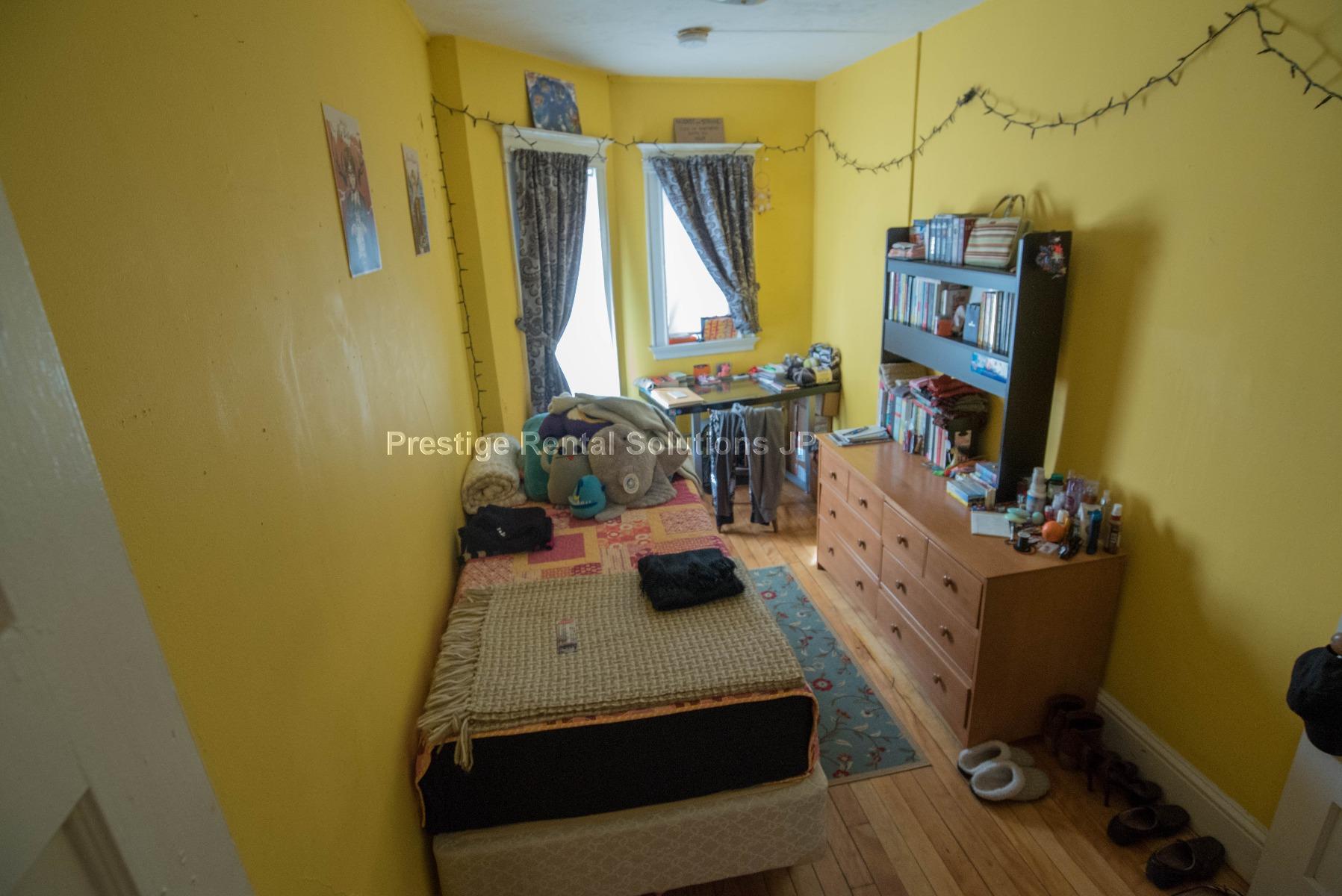 218 South St, Jamaica Plain