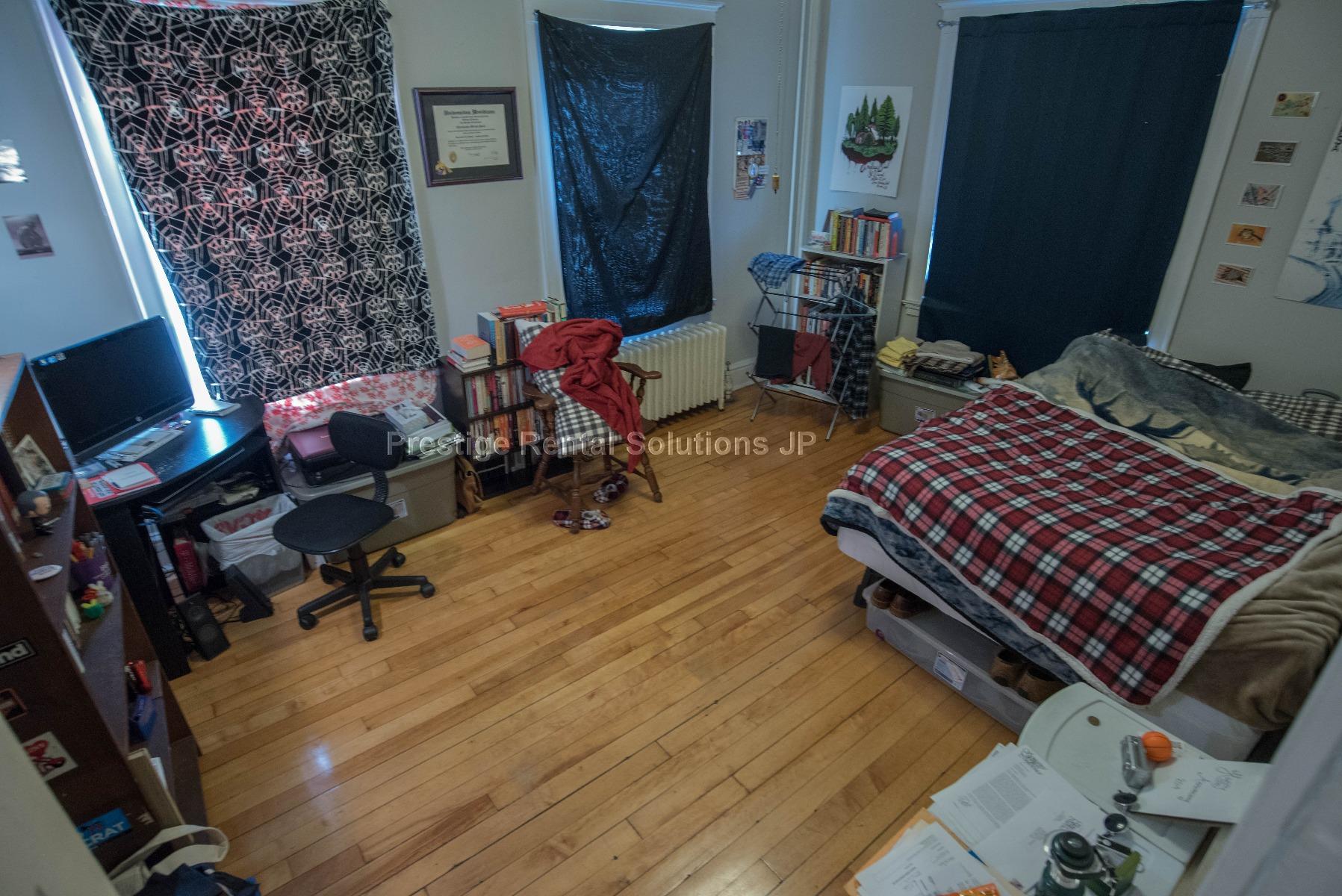 218 South St, Jamaica Plain