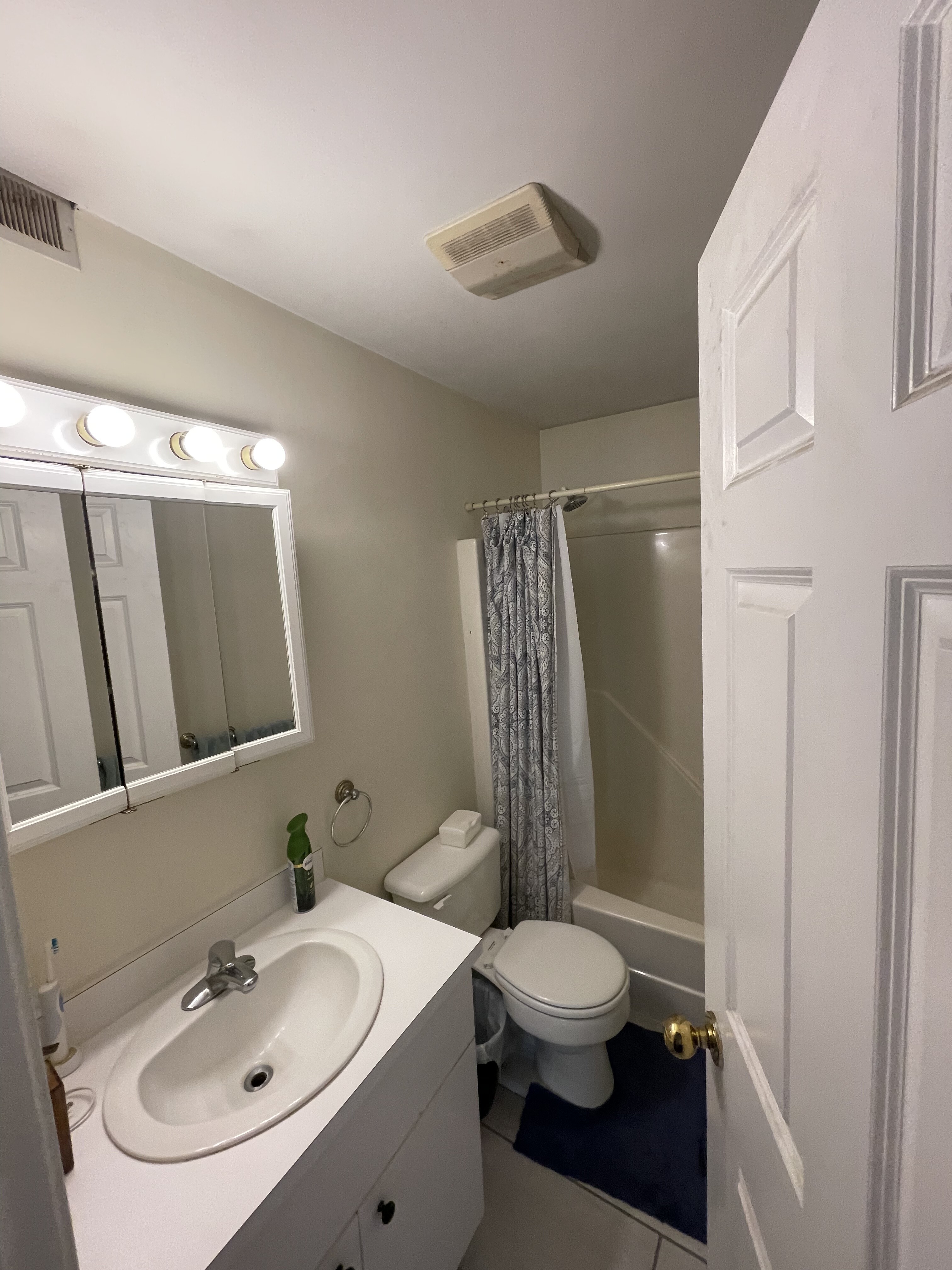 550 3rd St, South Boston